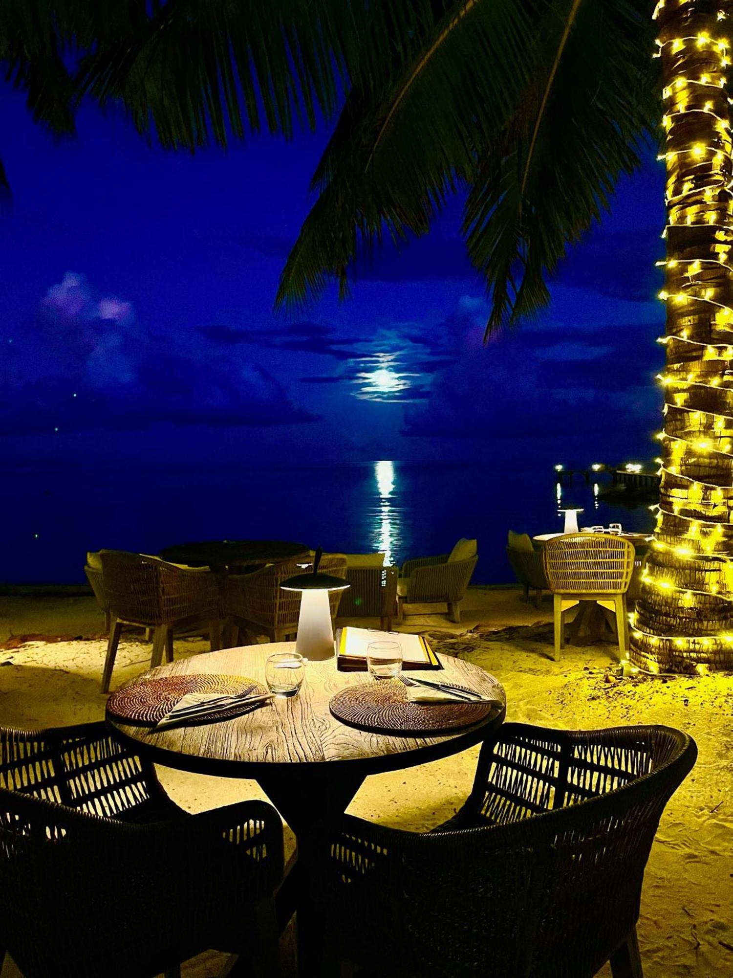 Opoa Beach Hotel Экстерьер фото